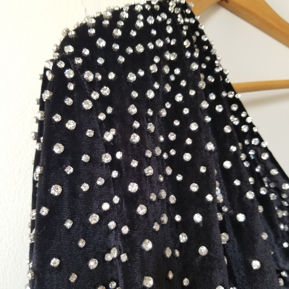 RETROFETE Velvet Embellished One Shoulder Bodysuit - Picture 8 of 16